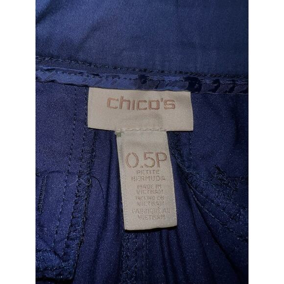 CHICOS NAVY BLUE STRETCH BERMUDA SHORTS PETITES SIZE 0.5 / S / 6P - Picture 3 of 3